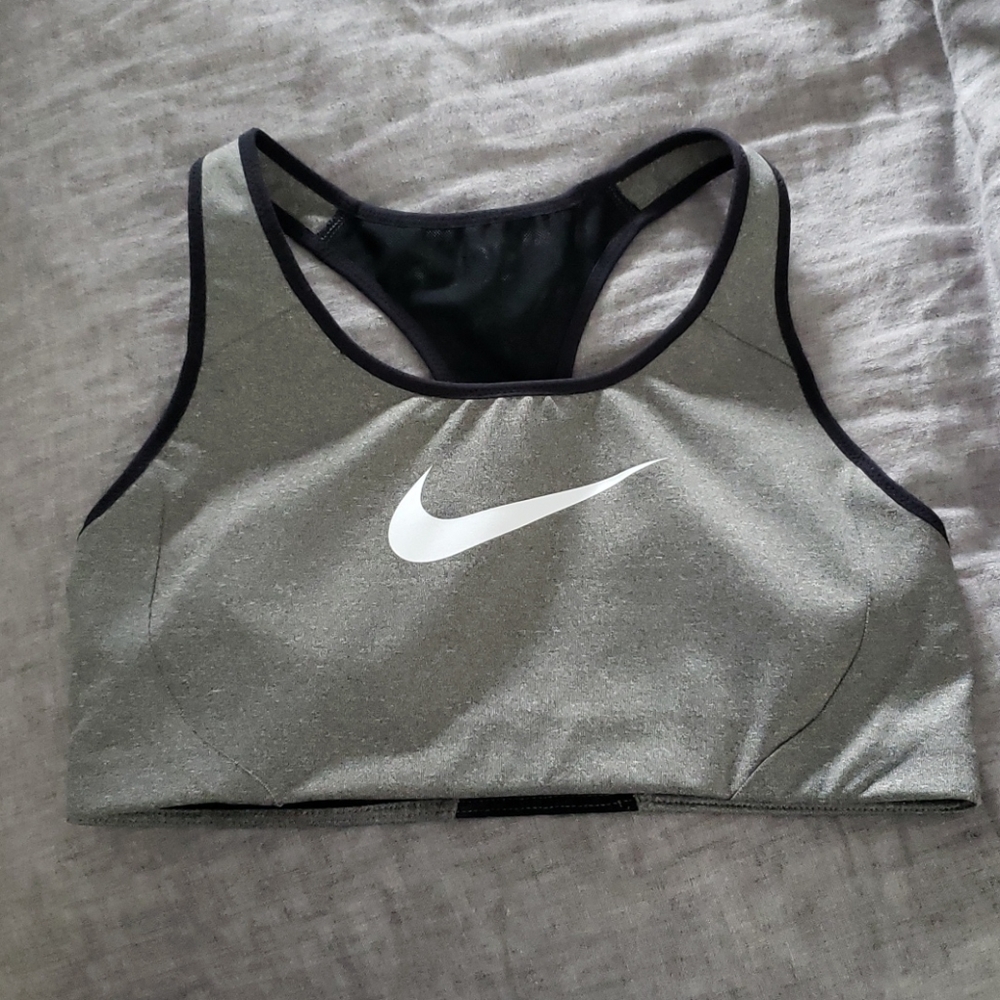 Nike sports bra 🦋